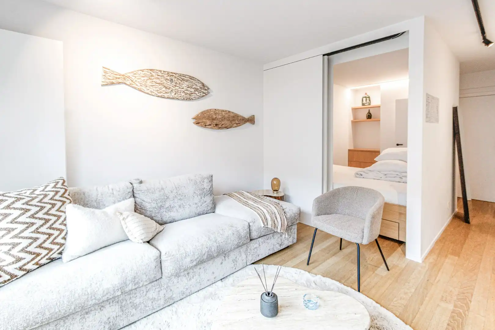 Stijlvolle, volledig gerenoveerde GEMEUBELDE studio | Lippenslaan – Leopoldlaan | Knokke (met mogelijke mooie fiscale opportuniteit onder voorbehoud) foto 3