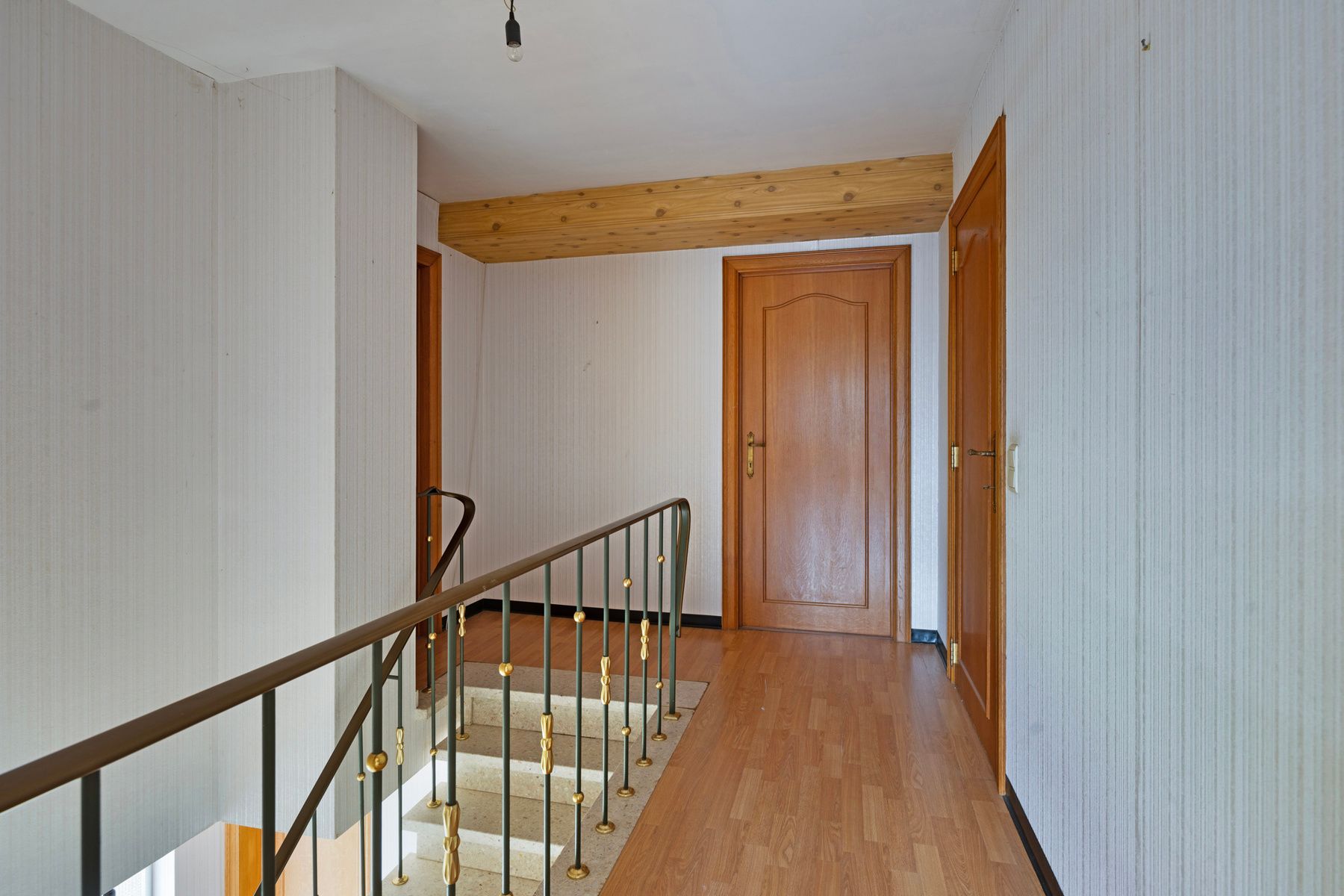 Ruime woning met potentieel op perceel van 13a70ca. foto 12