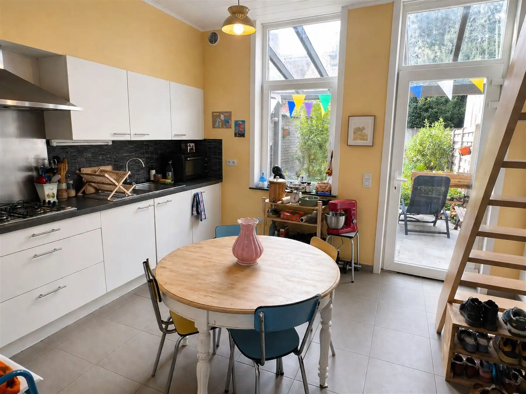 Sympathieke woning in het stadscentrum met tuin foto 3