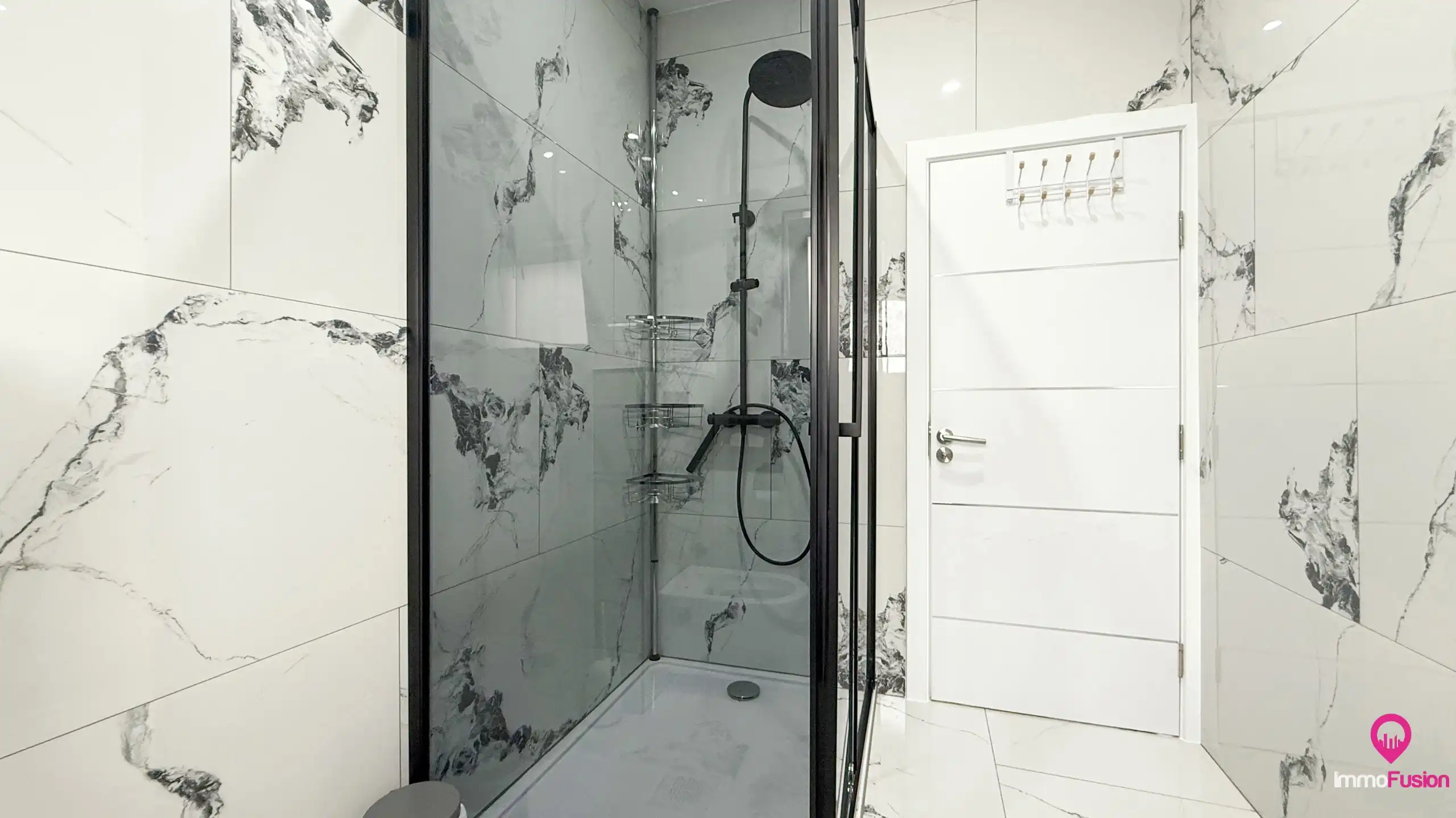 Ruime villa van 256m² met 6 slpks, garage en overdekt terras foto 37