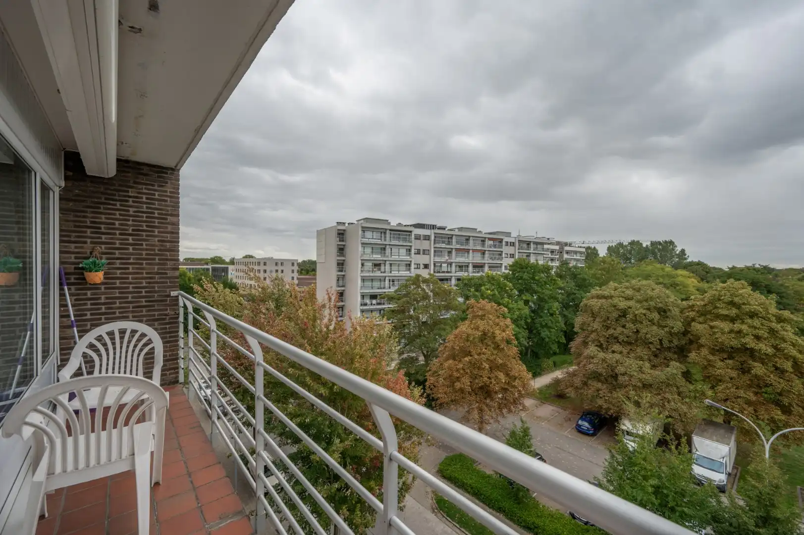 Groot appartement met drie slaapkamers en garage nabij het centrum van Brugge foto 5