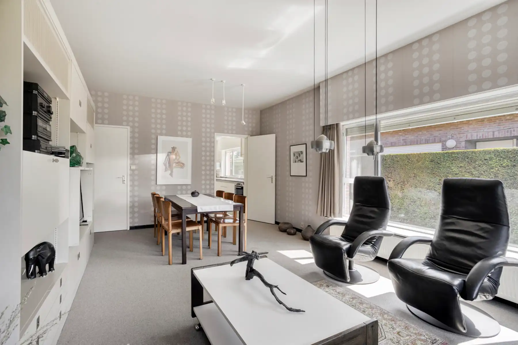 Bungalow (+/- 163 m²) + loods/werkplaats (>400 m²) + oprit foto 8