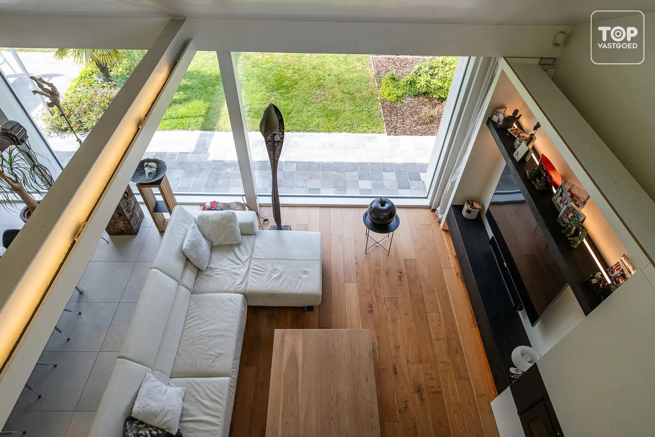 Passieve moderne villa met zwembad. foto 21