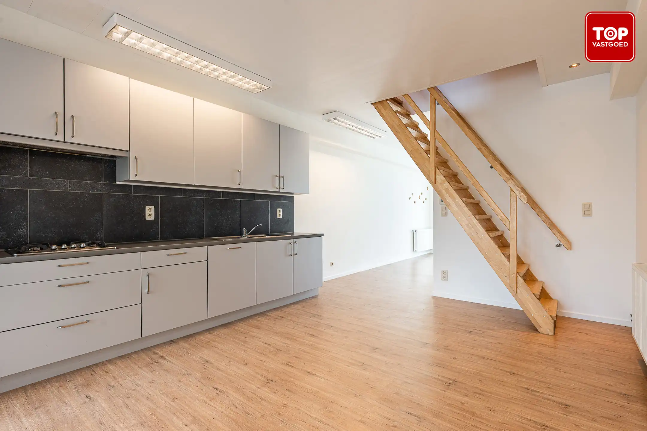 Instapklare woning met 3 slaapkamers en open zicht op de velden foto 9