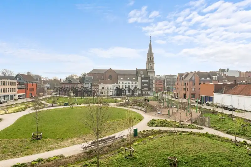 Roeselare- ruime bel-etage met 3 slaapkamers op toplocatie foto 2