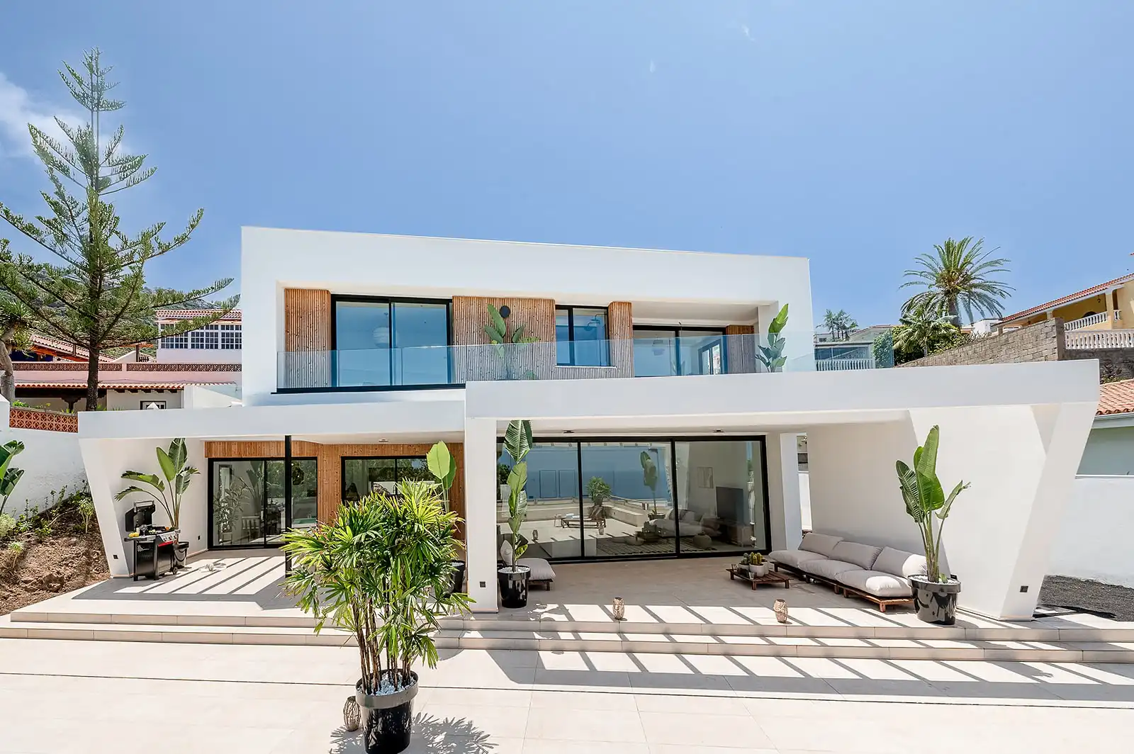 Gloednieuwe luxe villa met infinity pool en zeezicht in El Sauzal, Noord-Tenerife foto 2