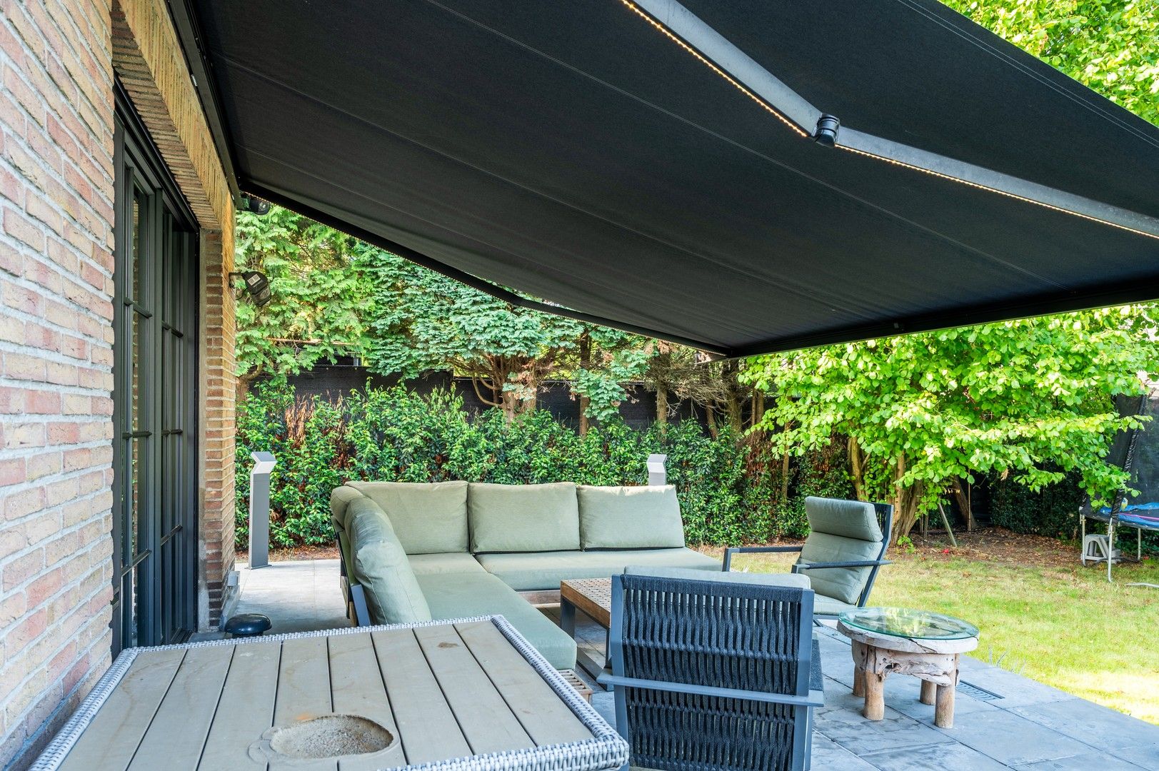 Gelijkvloerse villa met zwembad te koop in Zwijndrecht! foto 29