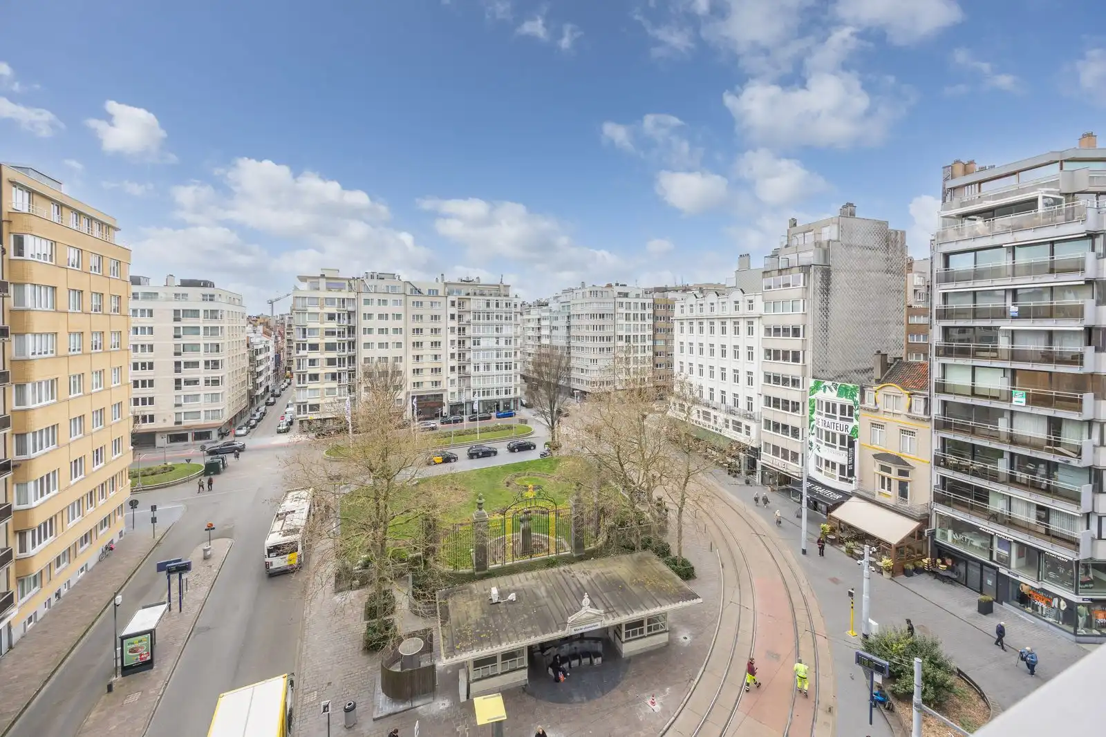 Uniek en royaal appartement met 2 slpk én zonnig leefterras dichtbij zee. foto 7