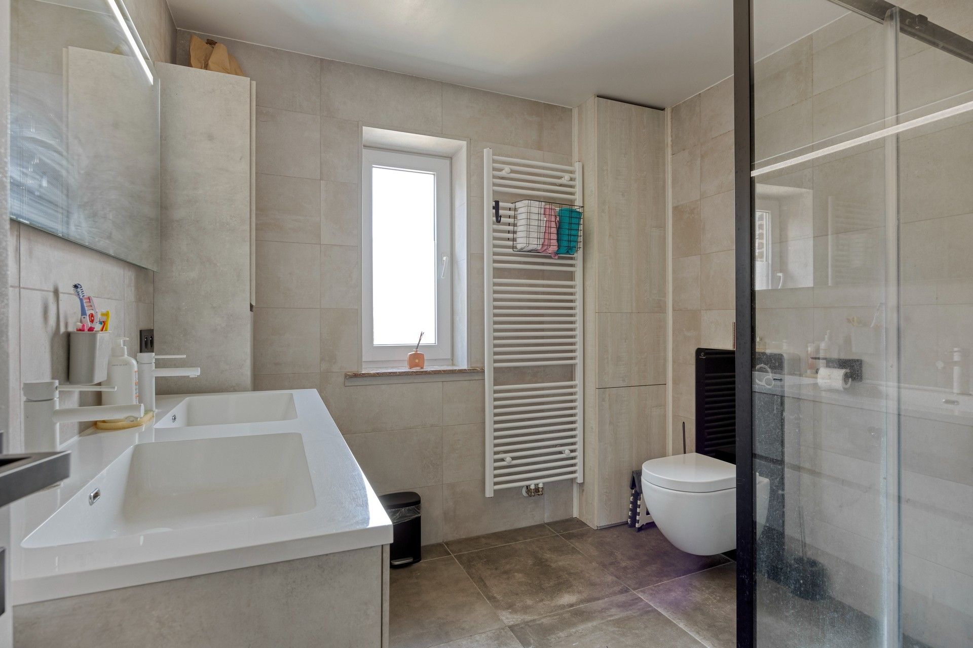 GERENOVEERDE RIJWONING OP 500M VAN CENTRUM foto 16