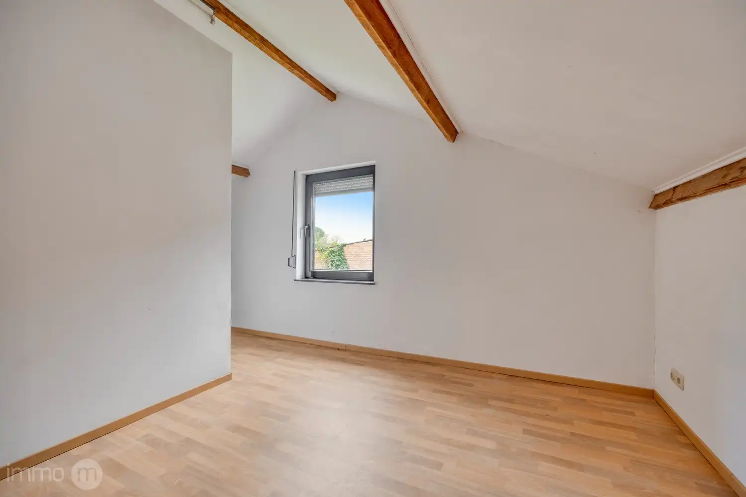 Uitstekend onderhouden open bebouwing met zonnepanelen en 3 tot 5 slaapkamers op prachtig perceel van 55a43ca foto 23