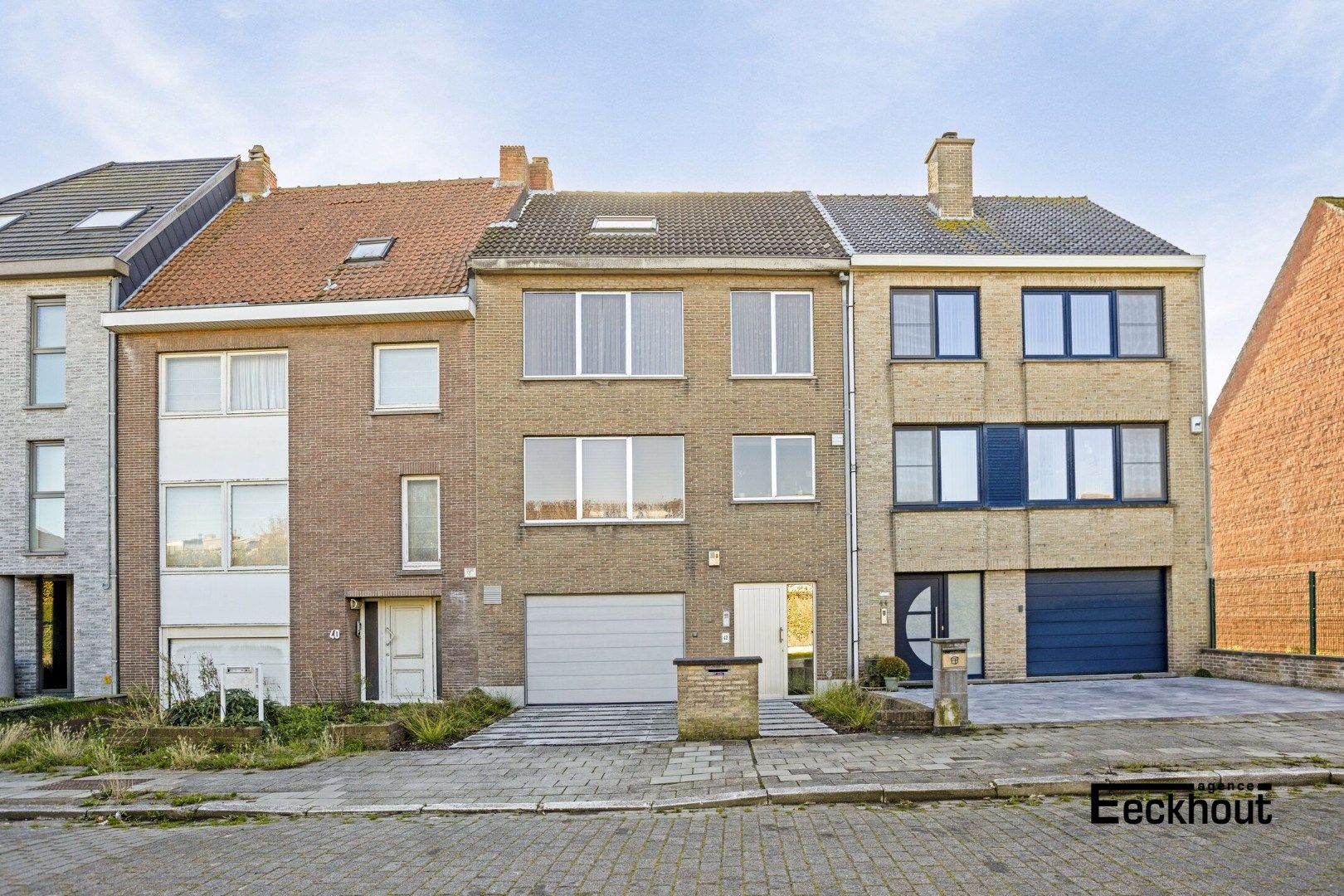 Ruime & instapklare woning op een gegeerde ligging te Oostende! foto {{pictureIndex}}