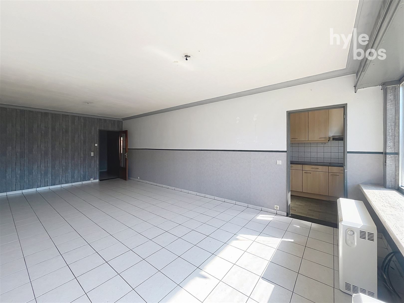 Gelijkvloers 2 slaapkamer appartement met tuin en garage foto 3