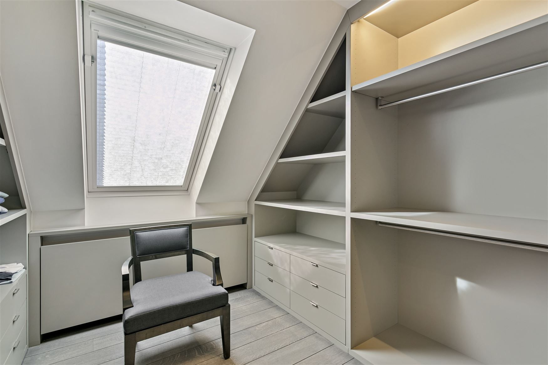 Zeer ruim bemeubeld duplexappartement foto 20