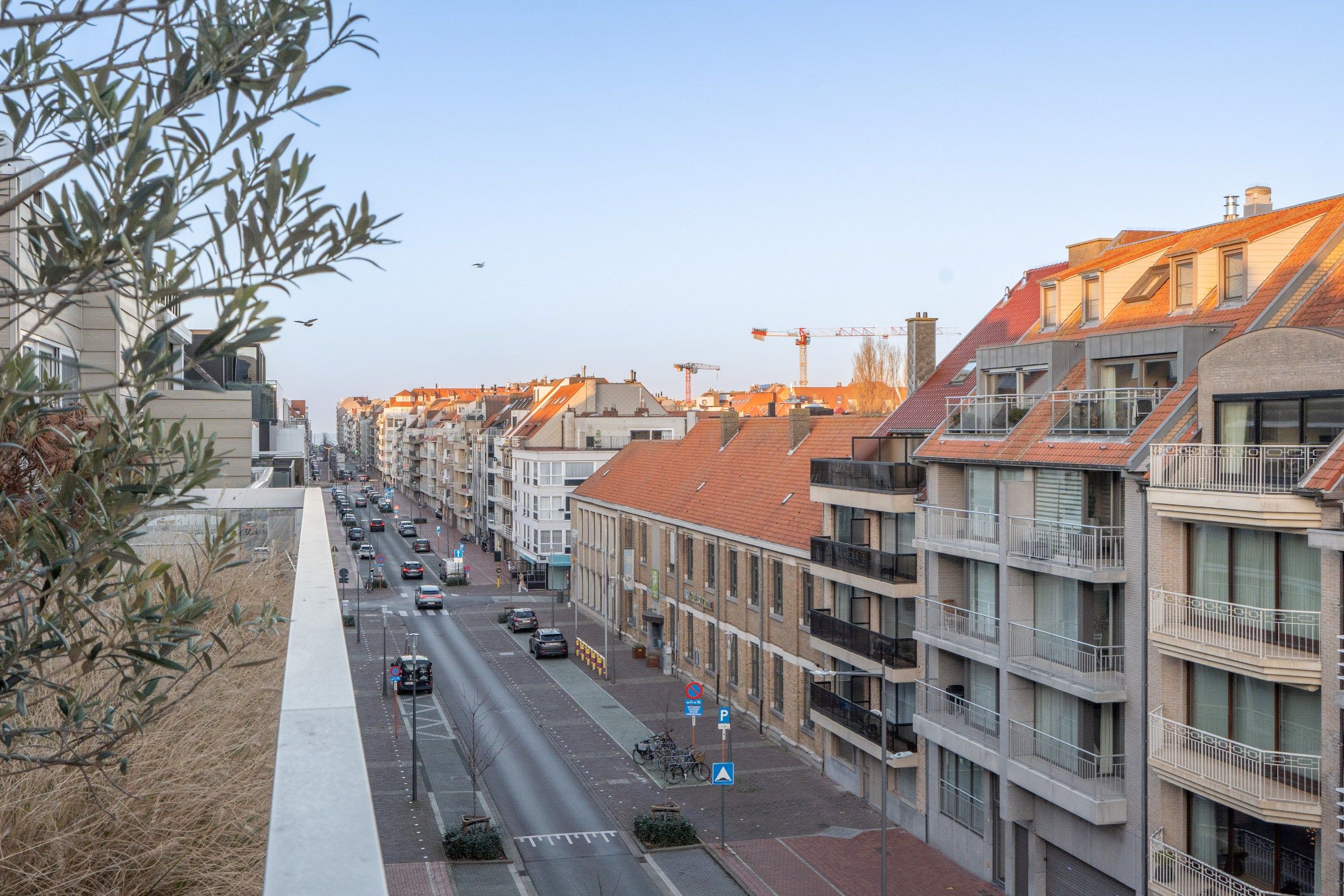 Ruim duplex appartement met zonnige terrassen in hartje Knokke foto 2
