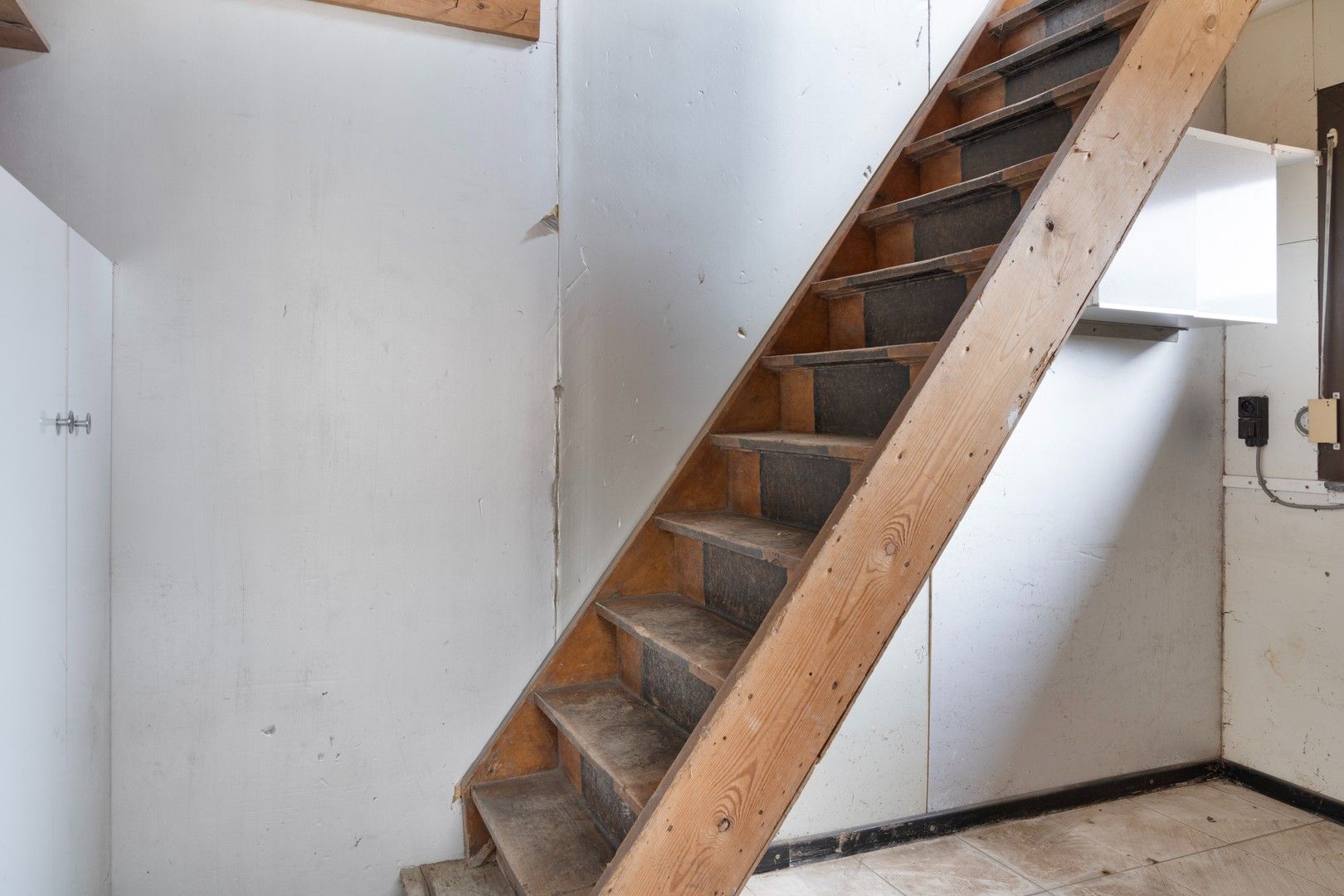 HEEL RUSTIG GELEGEN - TE RENOVEREN - WOONHUIS MET 4 SLPK, TUIN EN TUINBERGING foto 25