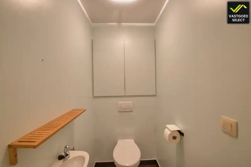 Instapklaar appartement met 2 slaapkamers, patio en parkeerplaats te huur in Assenede foto 8