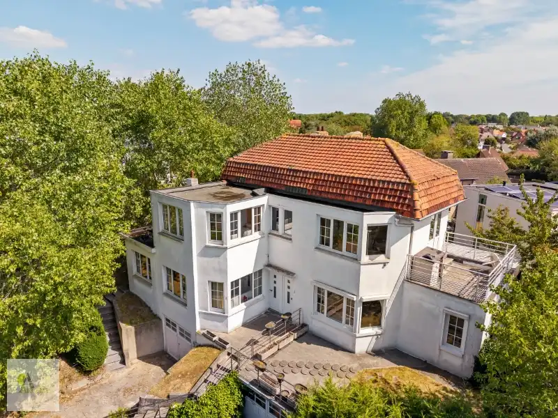 Hoofdfoto van de publicatie: "VILLA THERESE" - Een zeldzame kans in OOSTDUINKERKE !!! Op één van die mooie en rustige locaties in Oostduinkerke, op amper 500 meter van het strand !