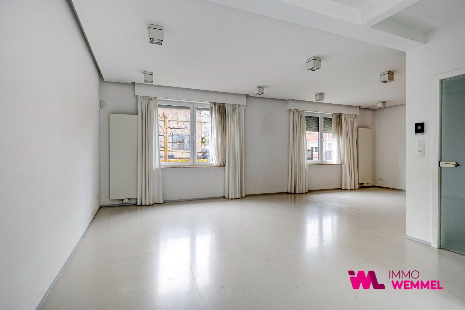 Instapklare gekoppelde woning in het centrum van Wemmel  foto 4