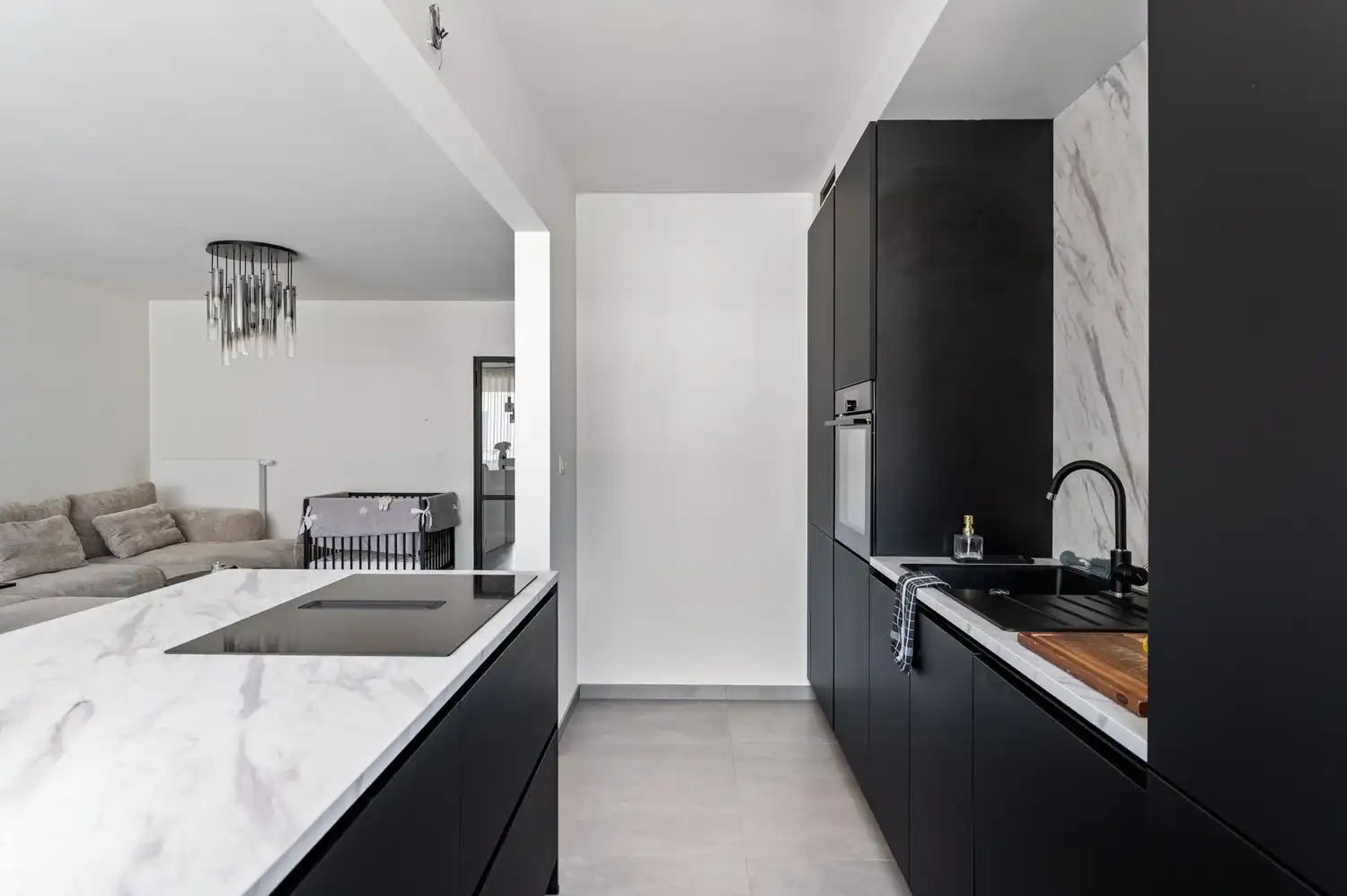 Hoogwaardig gerenoveerd appartement in Deurne! foto 9