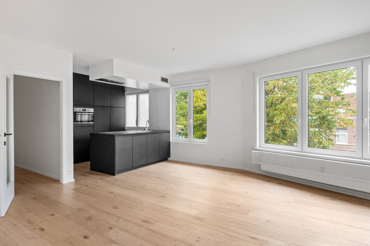 Modern, gunstig gelegen appartement met 2 slaapkamers te Hove foto {{pictureIndex}}