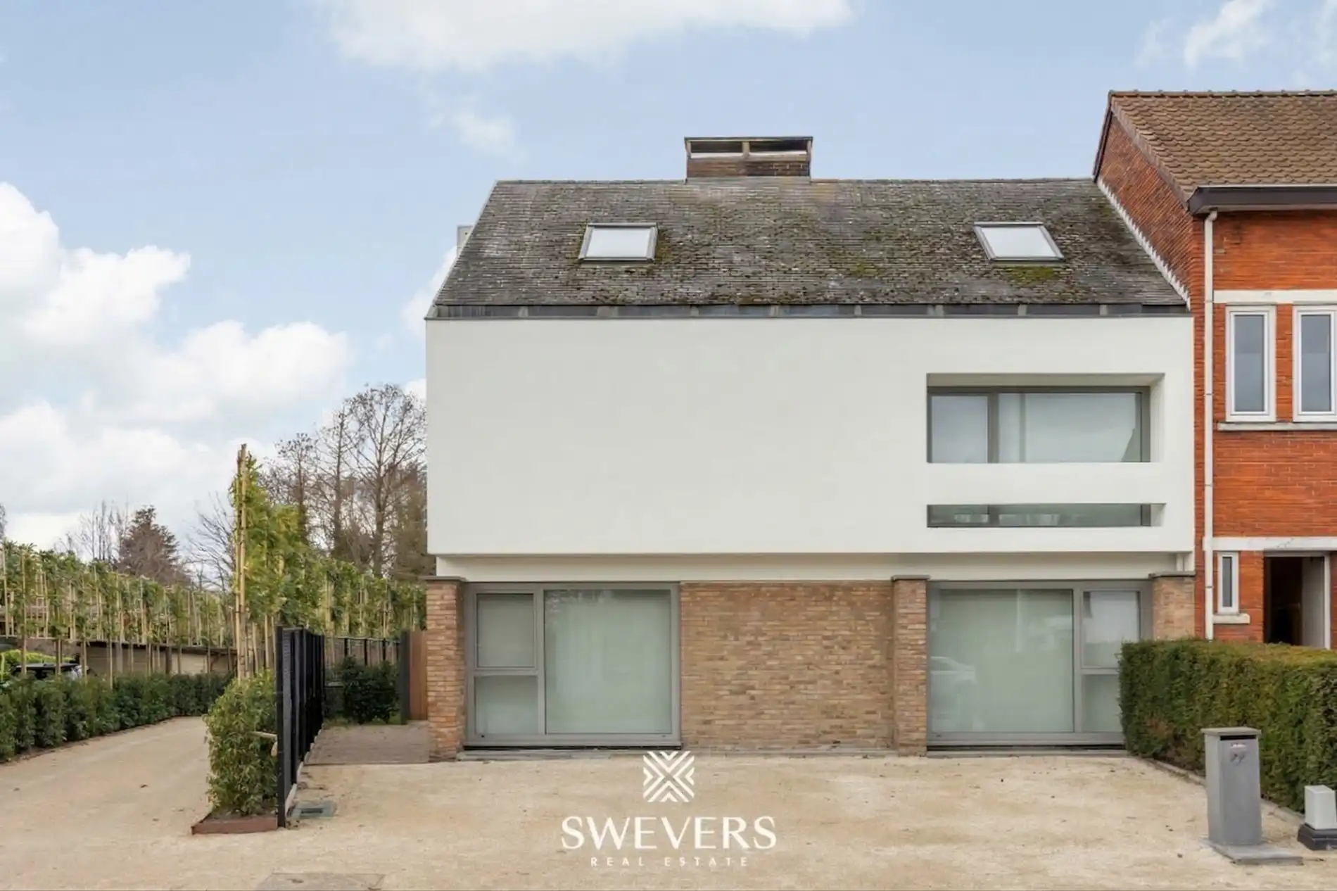 Ruime instapklare woning met 4 slaapkamers op TOP-ligging in Zonhoven foto {{pictureIndex}}