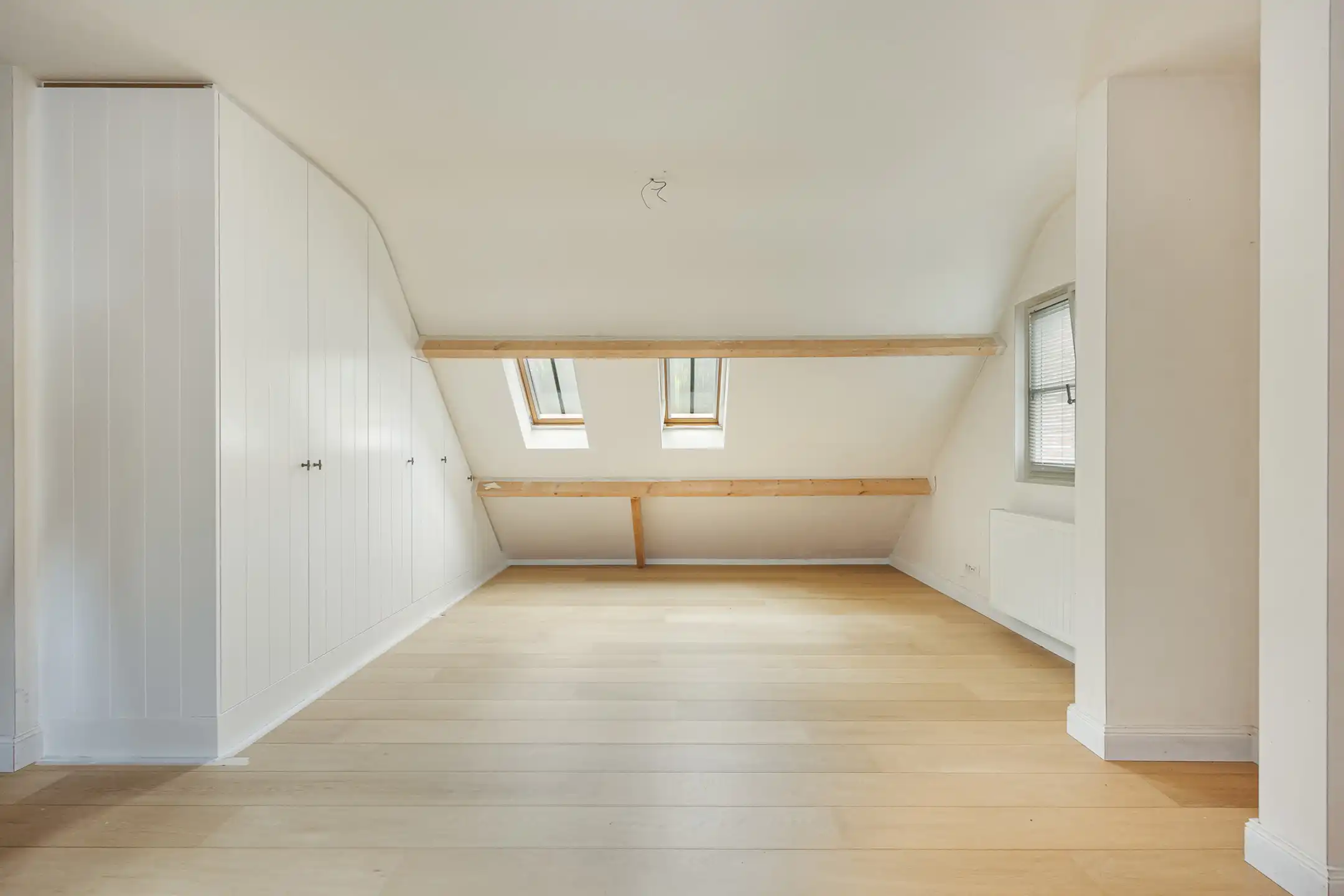 Stijlvolle pastorijvilla met 6 slaapkamers en prachtige tuin foto 14