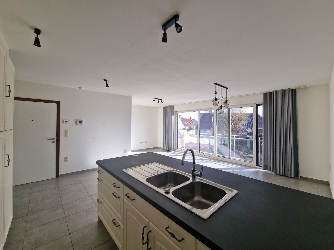 Energiezuinig appartement (2slpk) met terras en garageplaats in centrum foto 5