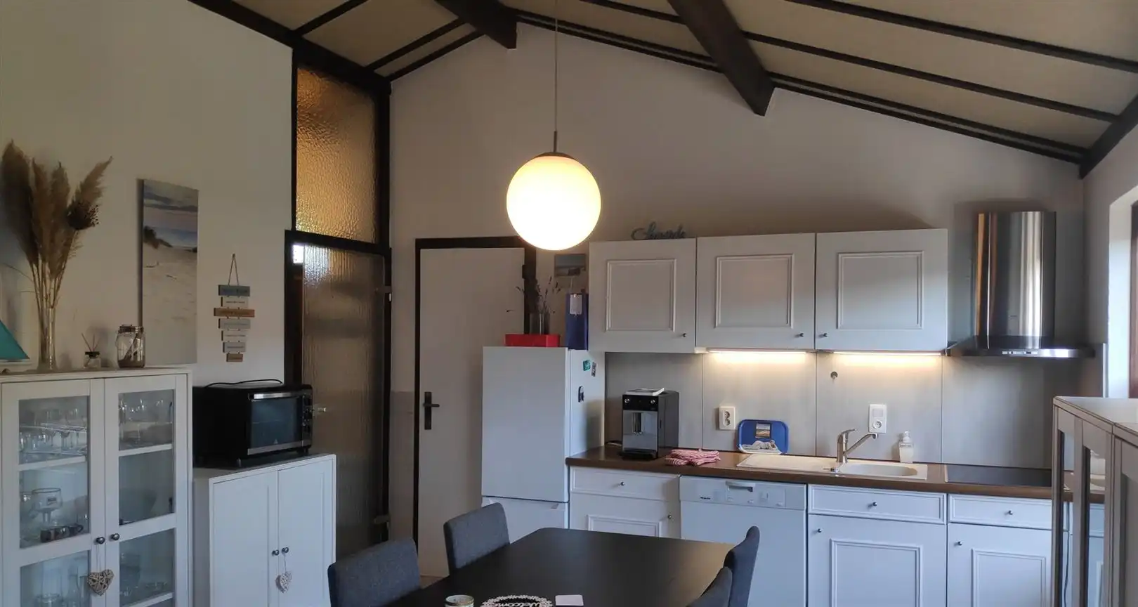 Prachtig duinenhuisje met zonnepanelen en 2 toiletten! foto 9