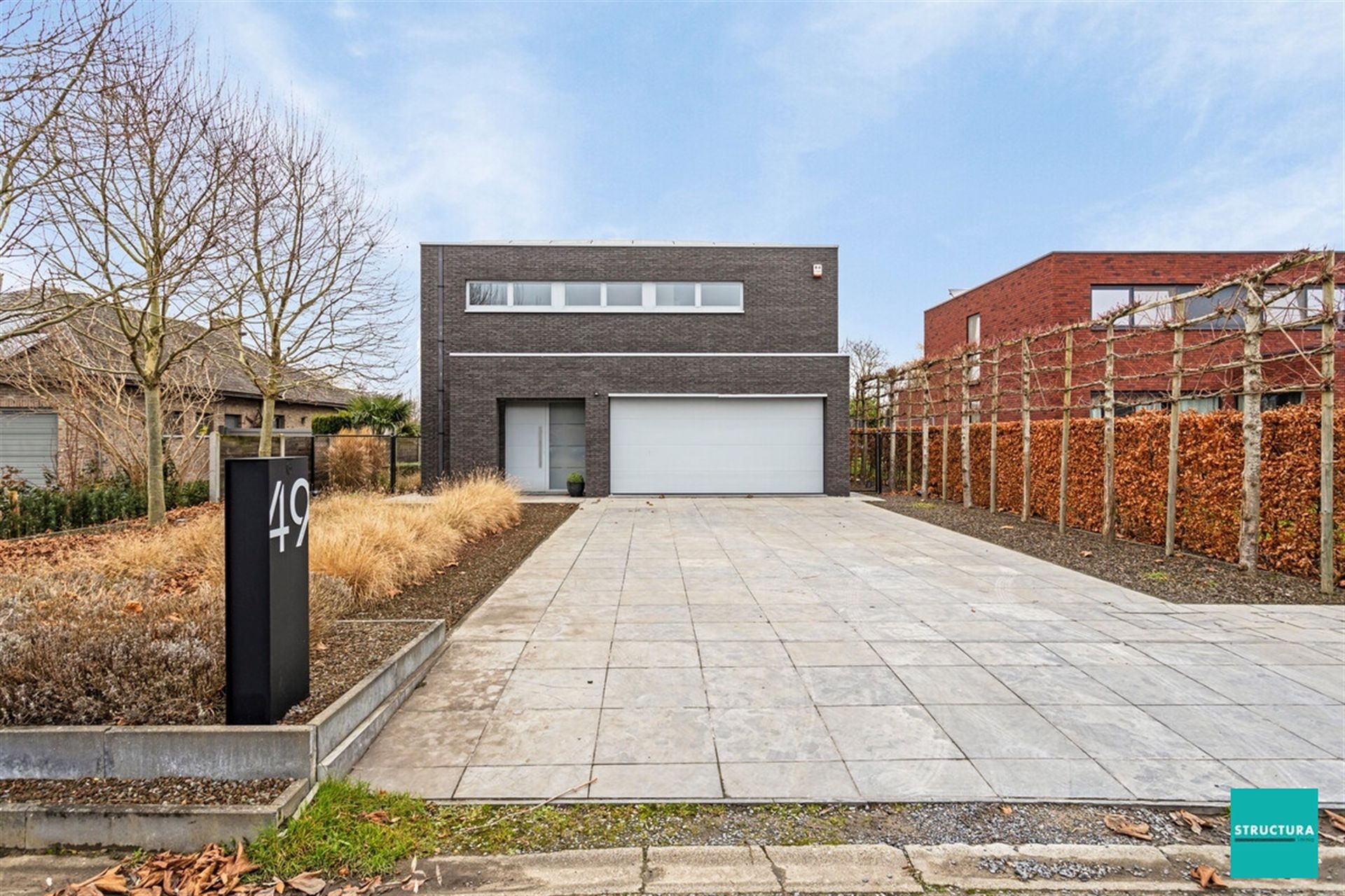 Prachtige moderne villa met zwembad en poolhouse foto 28
