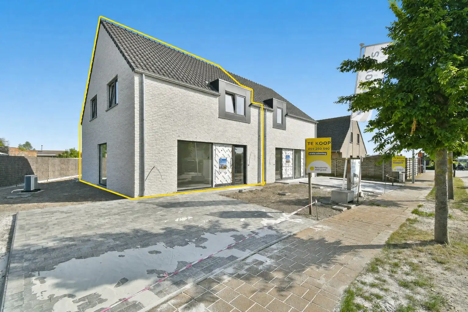 Nieuwbouwwoning op rustige locatie met 3 slaapkamers foto {{pictureIndex}}