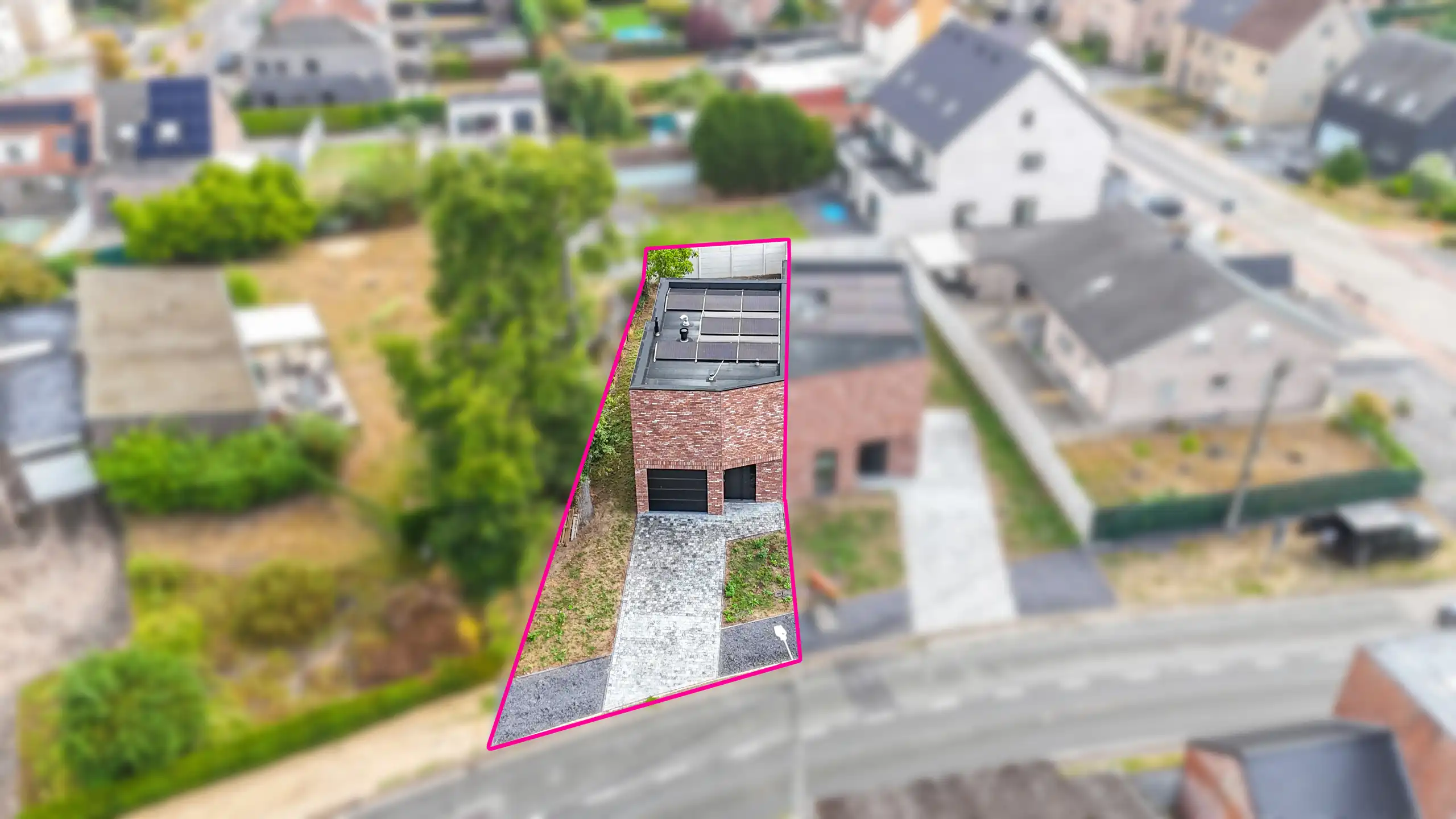 Kwalitatief afgewerkte nieuwbouwwoning op centrale ligging! foto 34