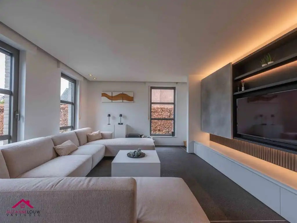 Vrijstaande woning in hedendaagse stijl foto 16