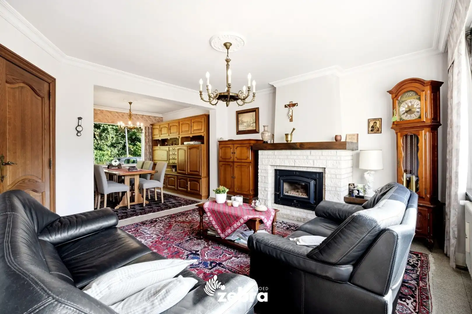 Ruime gezinswoning met 3 slaapkamers, ingerichte zolder, garage en tuin! foto 4