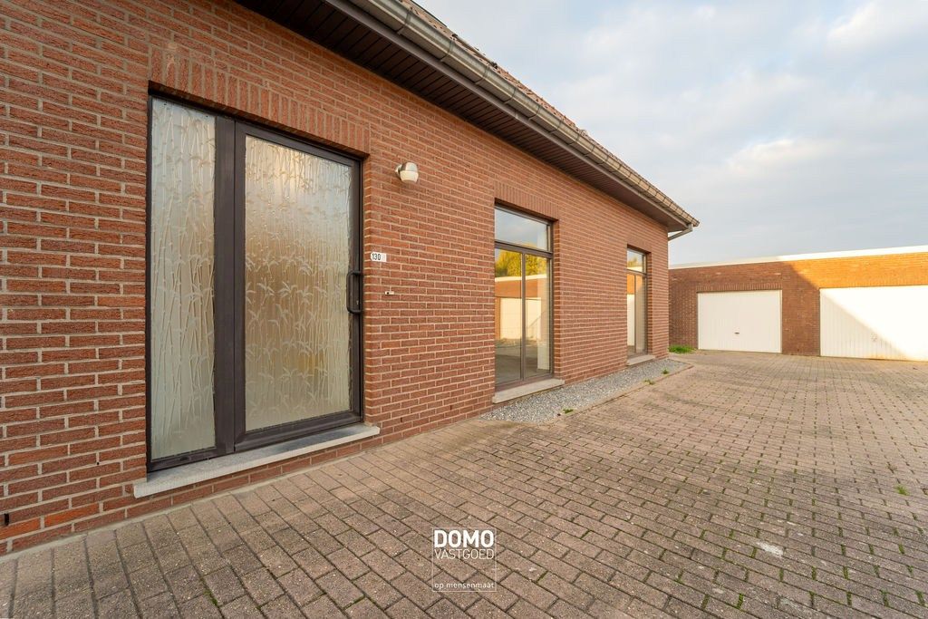 Instapklaar appartement met garage, rustig gelegen. foto 2