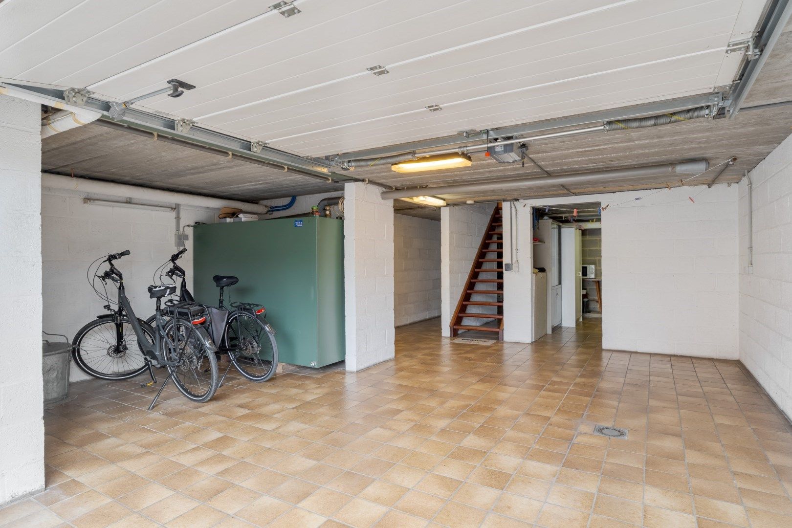 Bijzonder nette half-vrijstaande woning met 4 slaapkamers en mooie tuin op 12a 18ca vlak bij de dorpskern foto 20