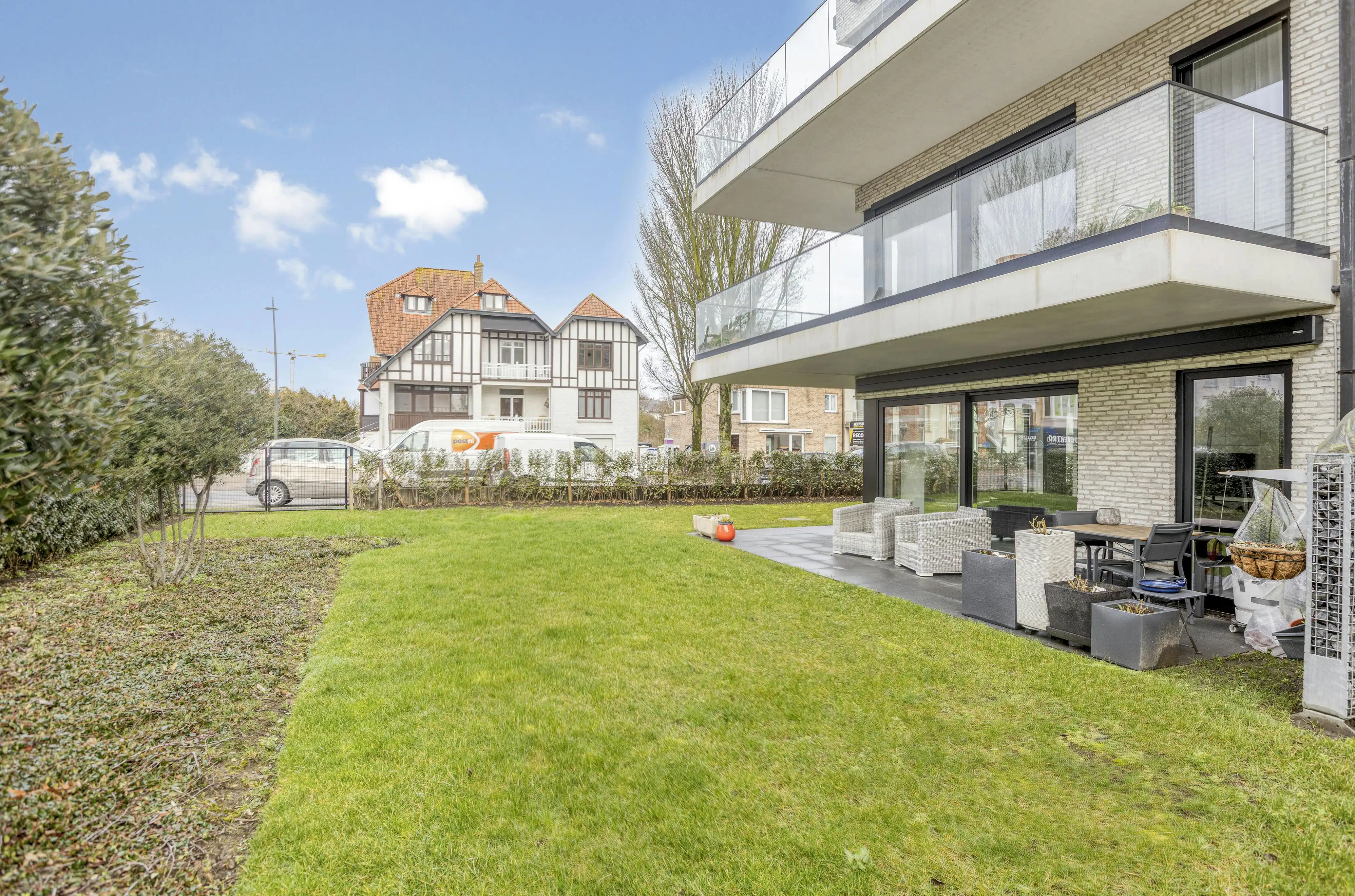 Appartement (97 m²) met 2 slaapkamers en tuin in Koksijde foto 2