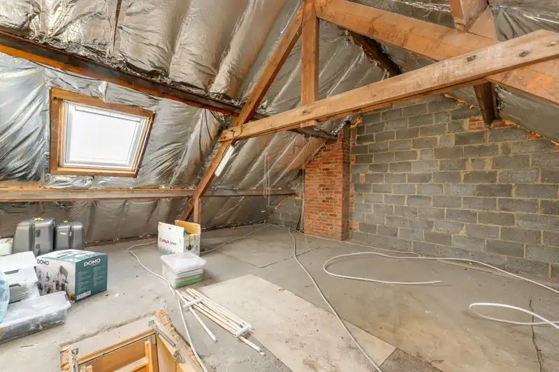 PERFECTE STARTERSWONING! Tot in de puntjes gerenoveerde woning nabij hartje Harelbeke! 🏡 foto 19