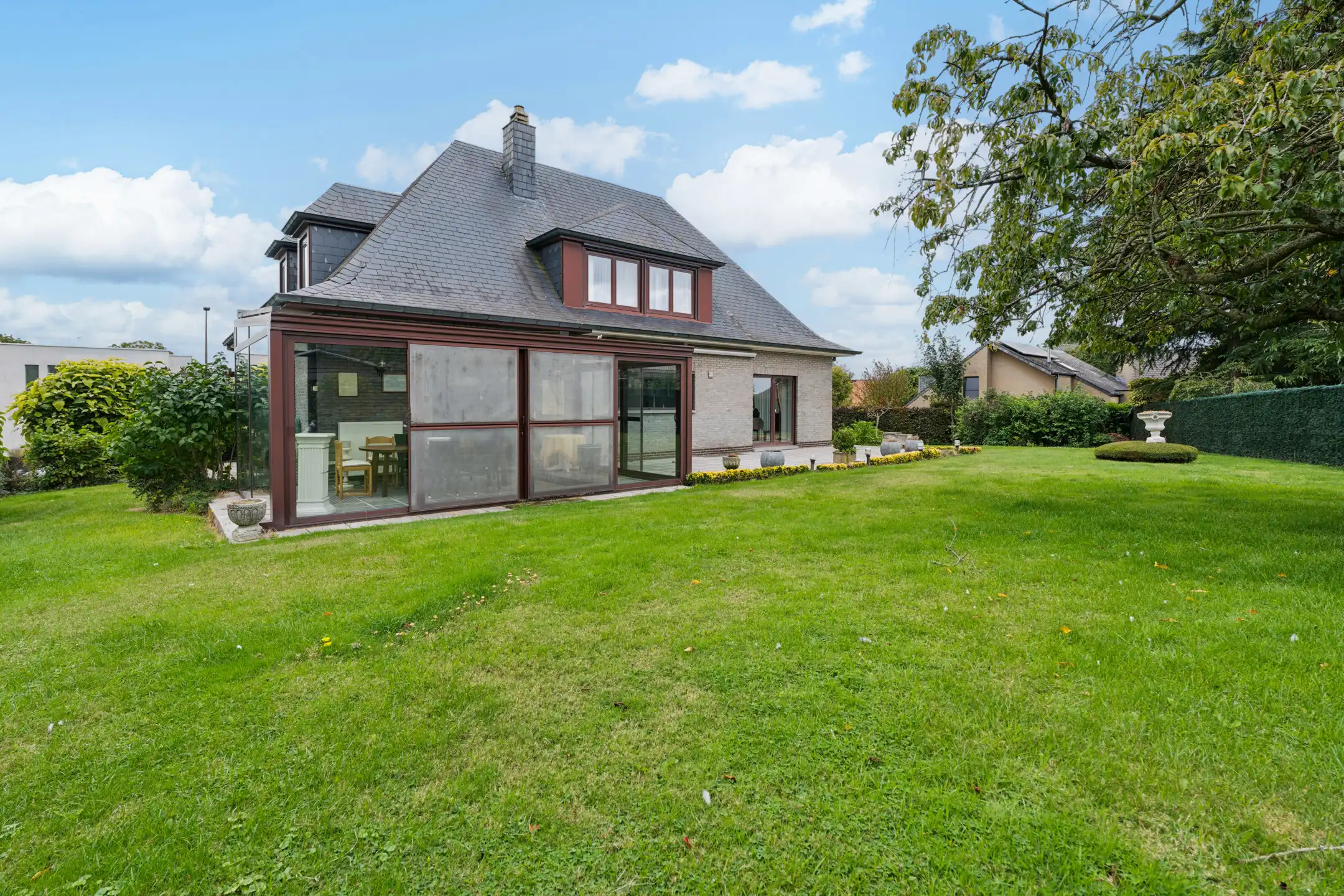Ruime villa met mooie tuin in het landelijke Lennik foto 29