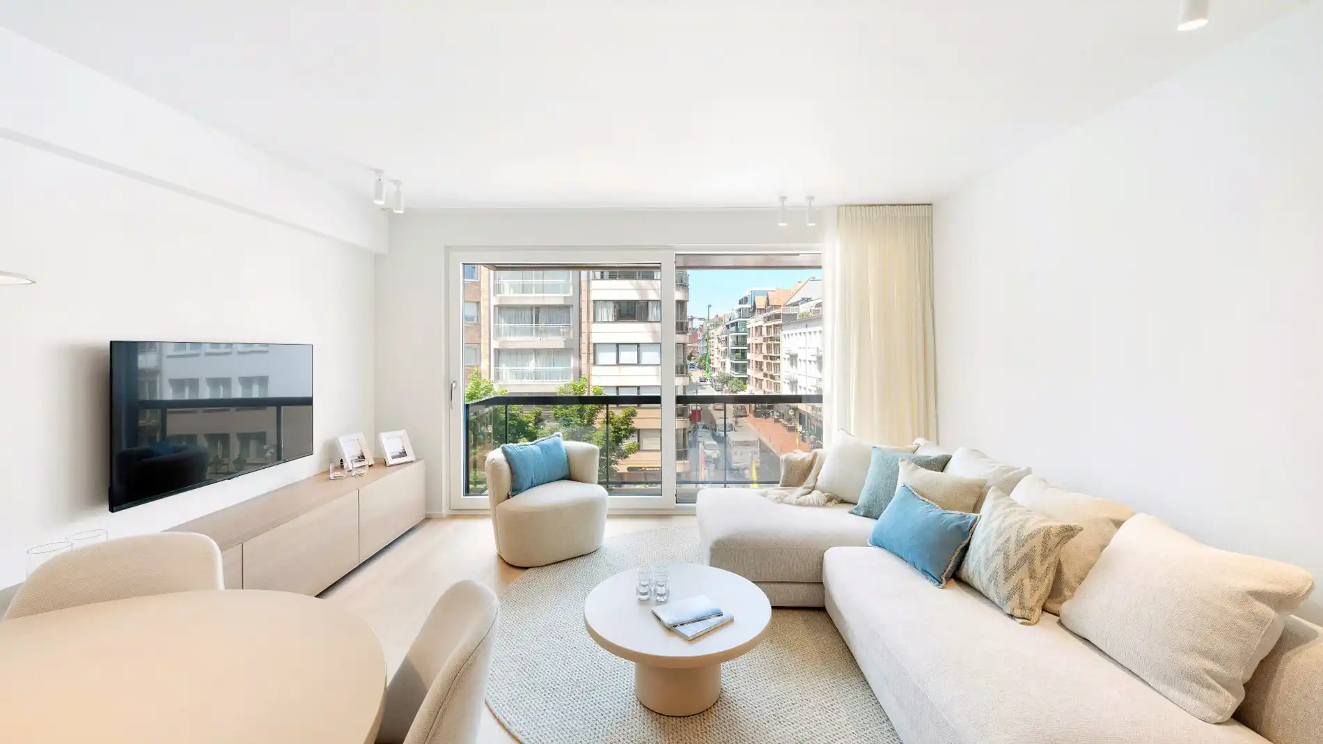 Subliem gerenoveerd appartement in centrum Knokke foto 7