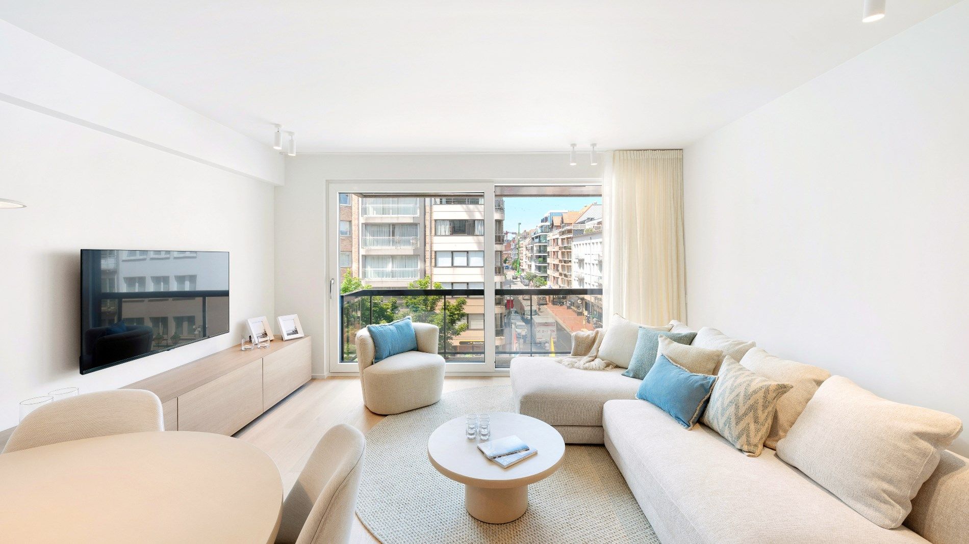 Subliem gerenoveerd appartement in centrum Knokke foto 7