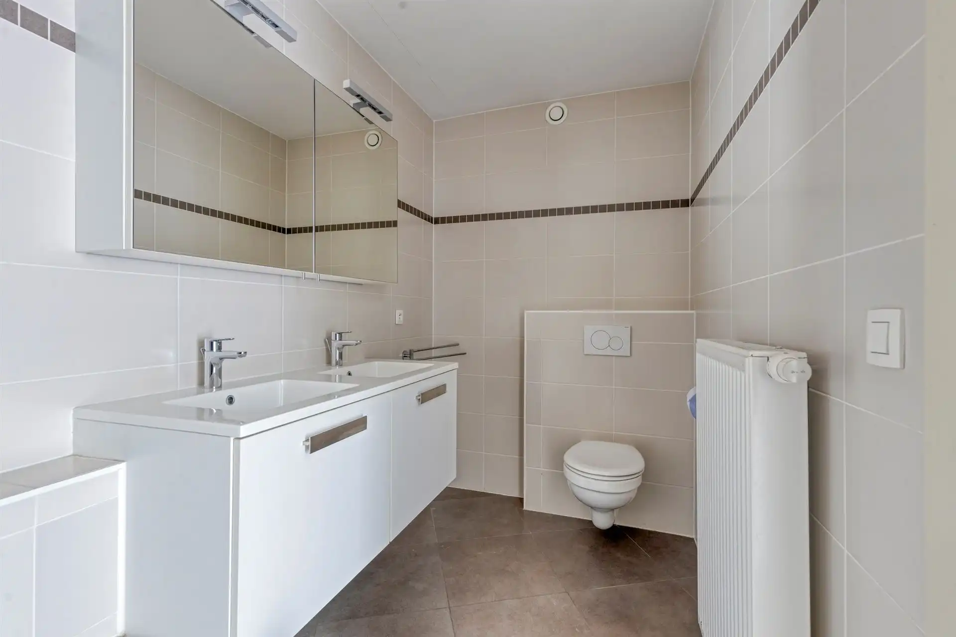 ZONNIG / STAANPLAATS  foto 26