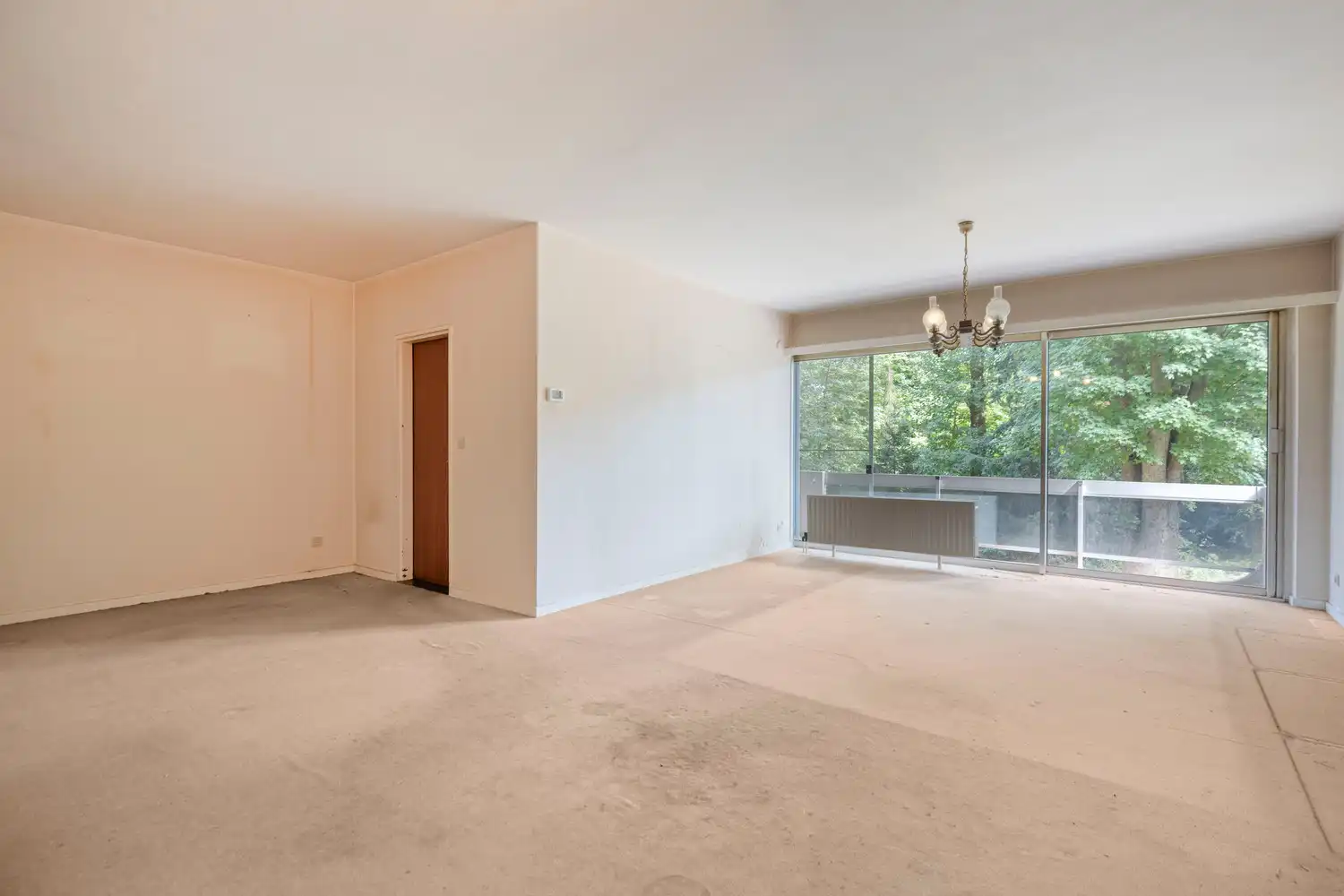 Te renoveren appartement (100m²) op 1ste verdieping met een uitstekende ligging aan de Hoogboomsteenweg in Kapellen! foto 7