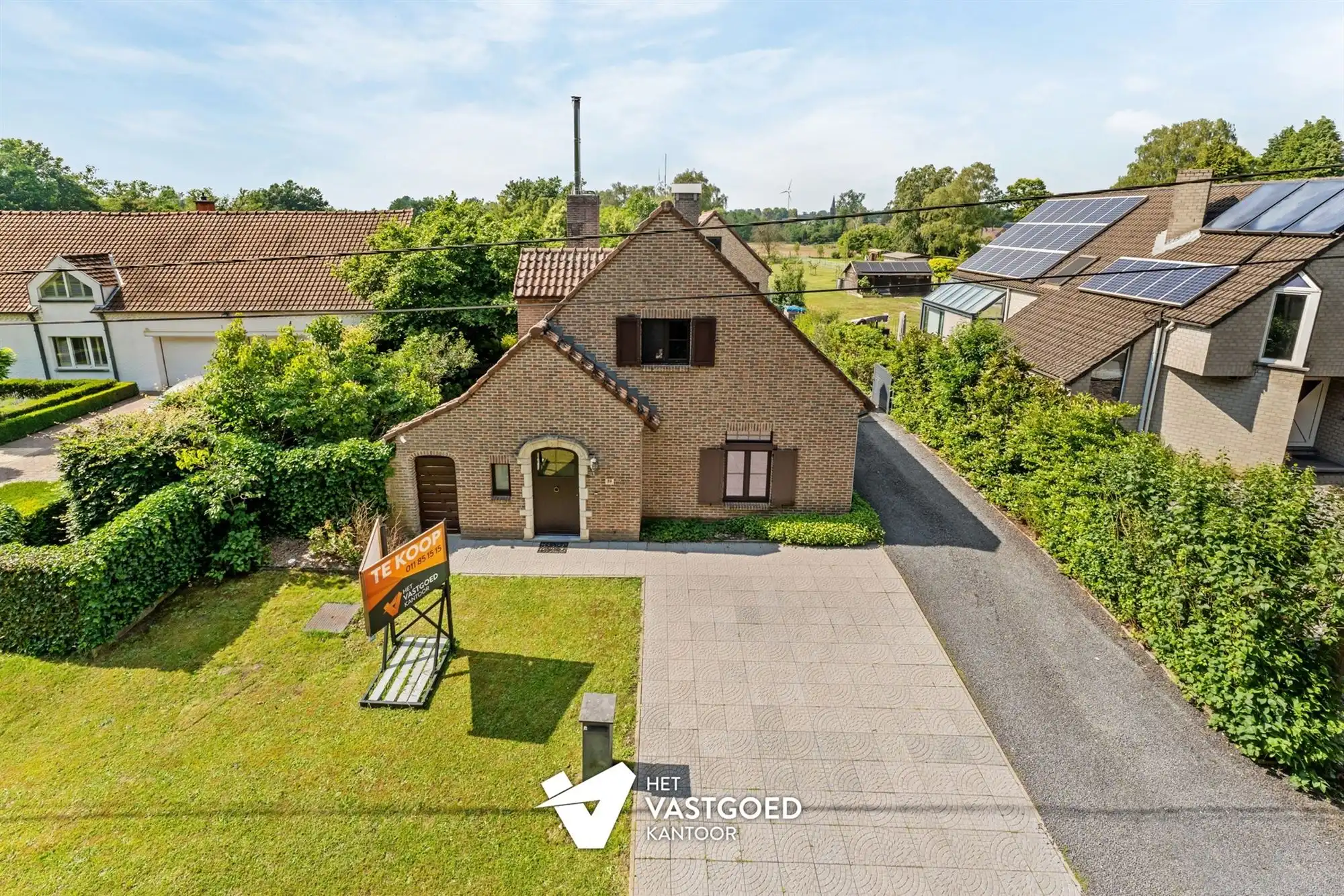RUIME GEZINSWONING IN ZEER GEGEERDE WIJK IN VIVERSEL MET PRACHTIG AANGELEGDE TUIN EN WERKHUIS.  foto 41