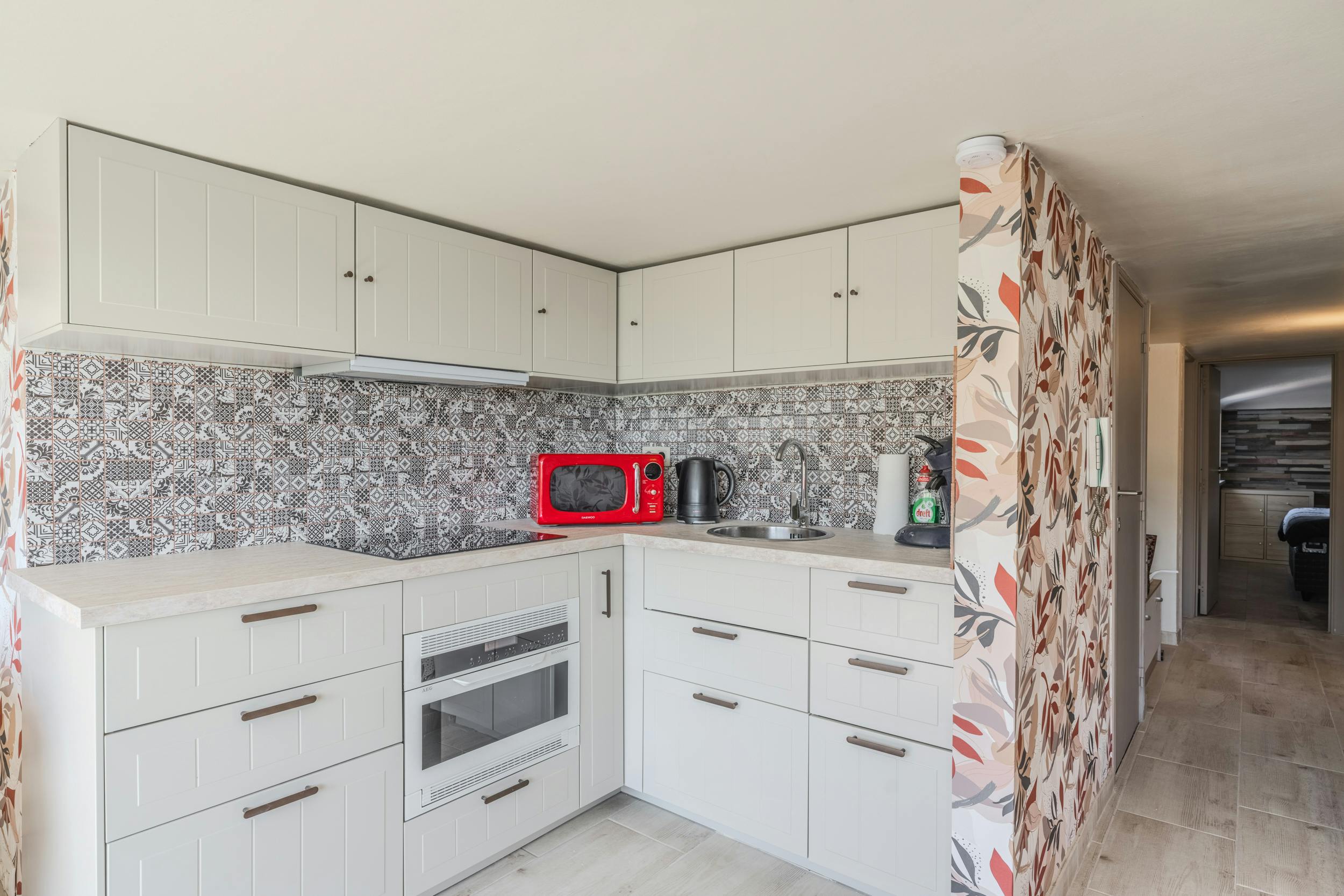 Instapklaar appartement met twee slaapkamers en zijdelings zeezicht! foto 8