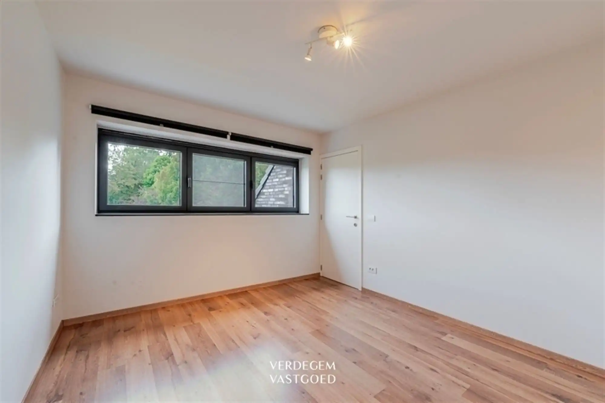 Moderne luxe en comfort in recente woning met 4 slaapkamers foto 13