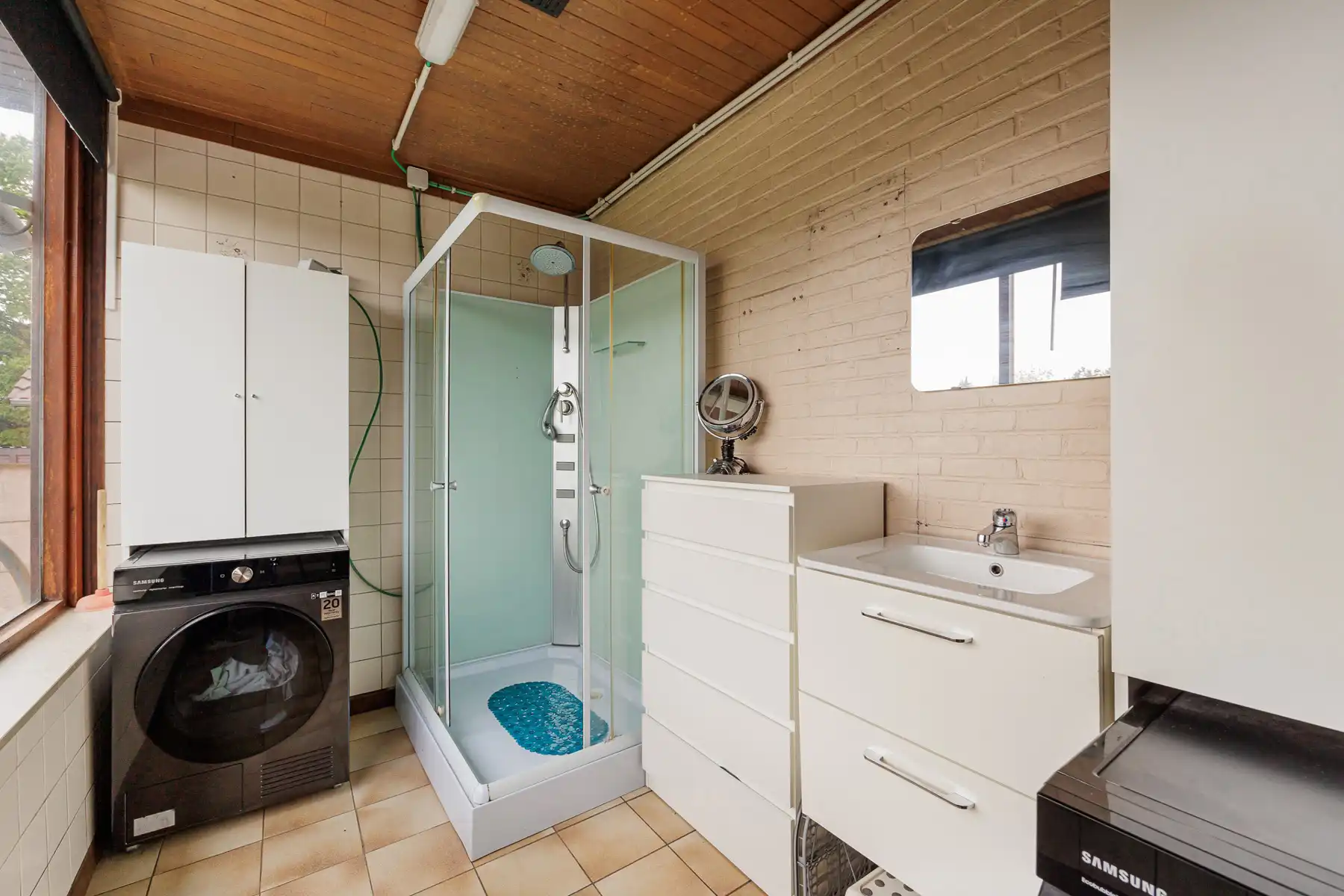 GROTENDEEL GERENOVEERDE GEZINSWONING (SPLIT-LEVEL) MET 3 SLAAPKAMERS, GROTE LEEFRUIMTE EN ZEER GUNSTIG EPC-LABEL OP EEN FIJN PERCEEL VAN 9A20CA IN GELIEFDE WOONWIJK IN HELCHTEREN foto 13