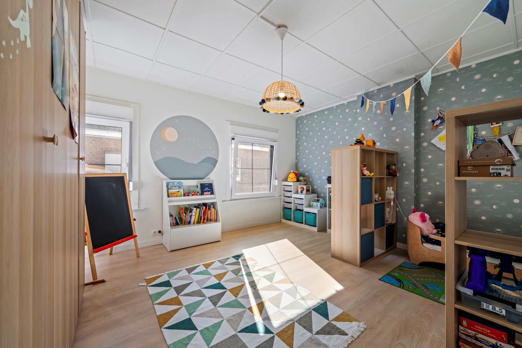 Smaakvol gerenoveerde woning in het hart van Assebroek foto 9