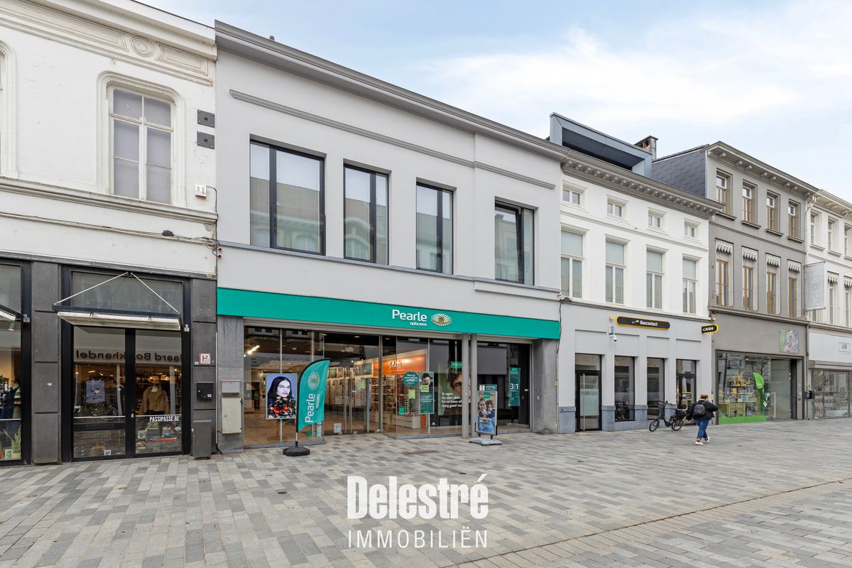 Opbrengsteigendom verhuurd aan PEARLE OPTICIENS  foto {{pictureIndex}}