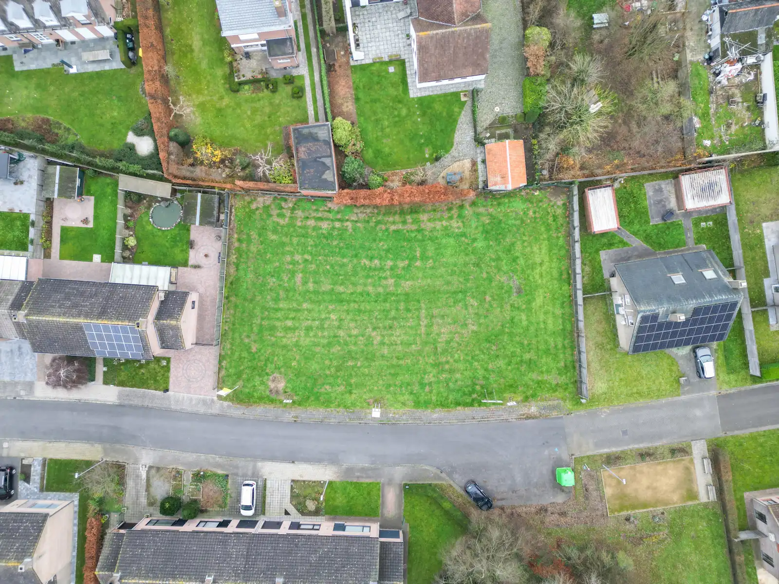 Villaperceel in rustige woonbuurt foto 8