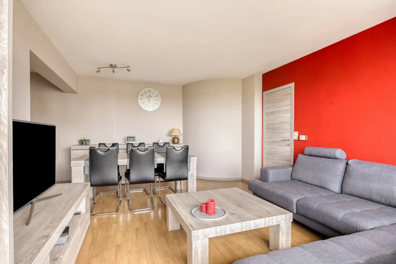 Instapklaar appartement met 2 slaapkamers en garage foto 5